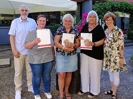 Drei Mitglieder der PSNV werden für 10 Jahr aktive Mitgliedschaft geehrt.